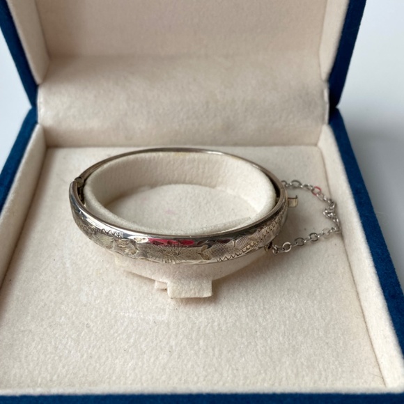 Vintage BIRKS Sterling 925 Silver Floral Etched BABY Bangle Bracelet W/ Chain - Picture 4 of 6